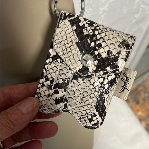 Ju-Ju-Be Tan and Black Tote with Exotic Accents Diaper Bag - Picture 9 of 10